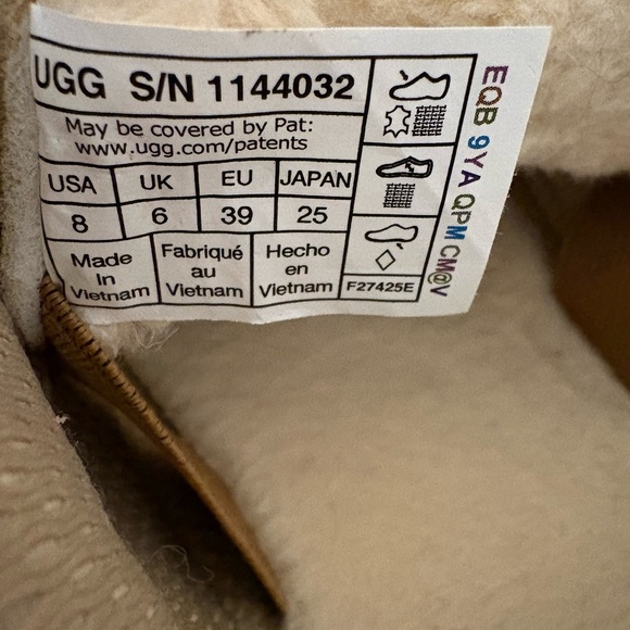 UGG Women’s Lomel Sneaker - Picture 6 of 7